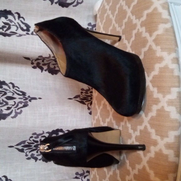 Nine West Black Cowhide Booties - Picture 3 of 9